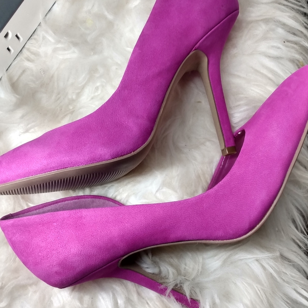 Heels - Picture 3 of 11